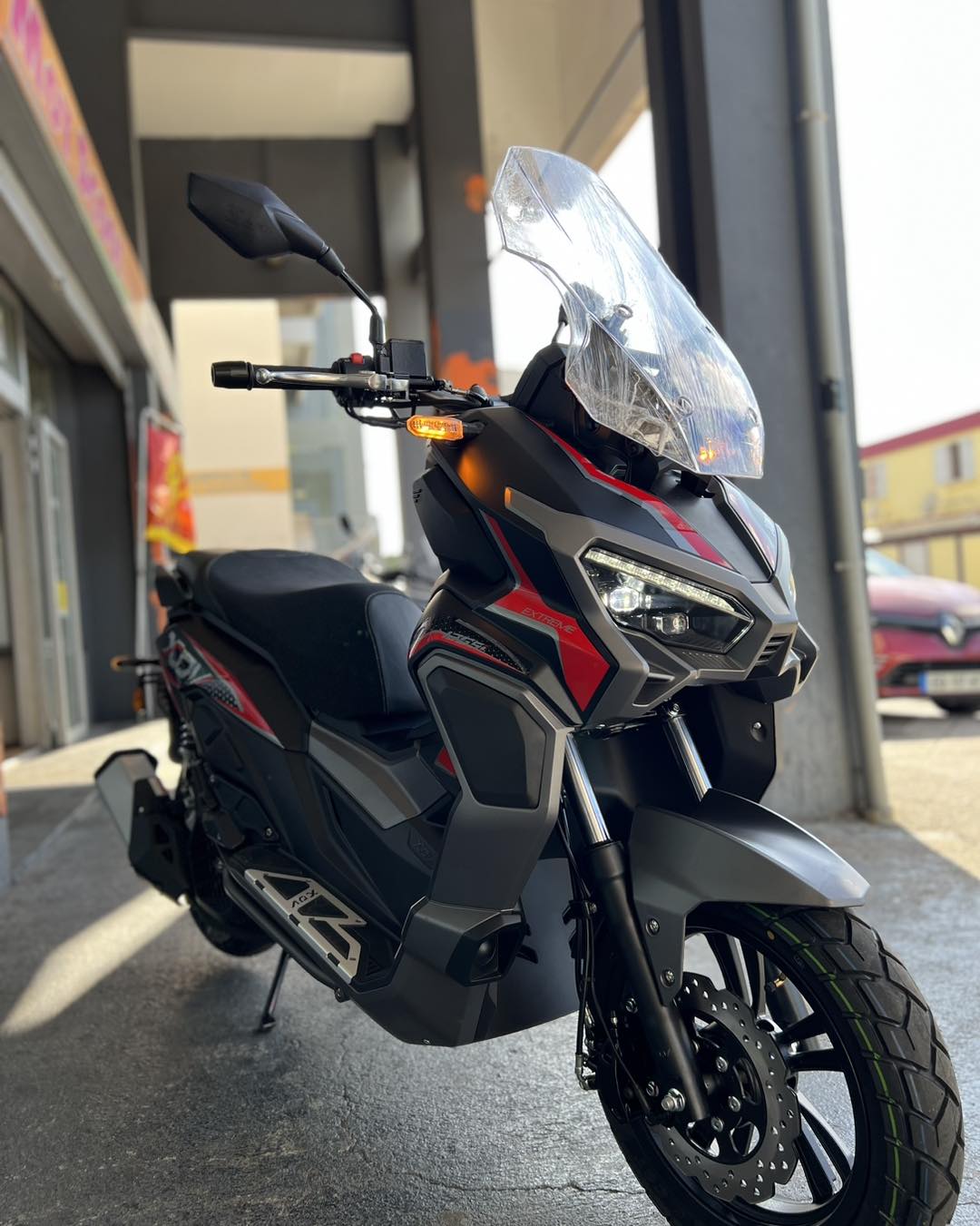 Moto 4